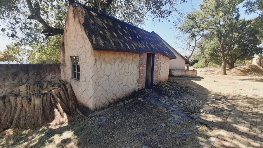 5 Bedroom Property for Sale in Hartbeespoort Rural North West